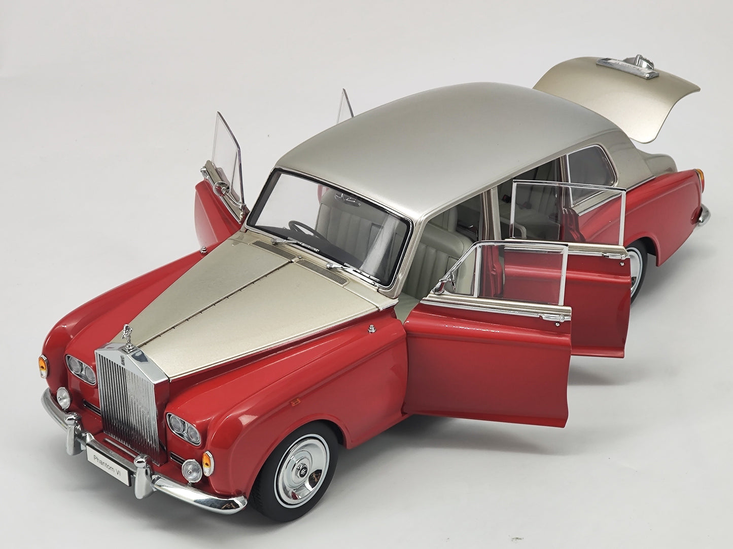 Kyosho 1/18 Rolls-Royce Phantom IV Silver Red Cover Alloy Simulation Model Car