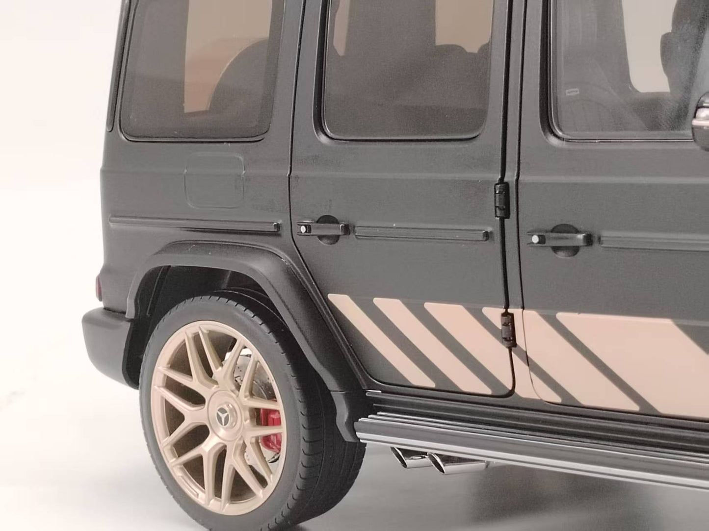 Almost Real 1/18 Mercedes-Benz AMG G63 Grand Edition Jiachen Collection Version, Black, Alloy Car Model 820805