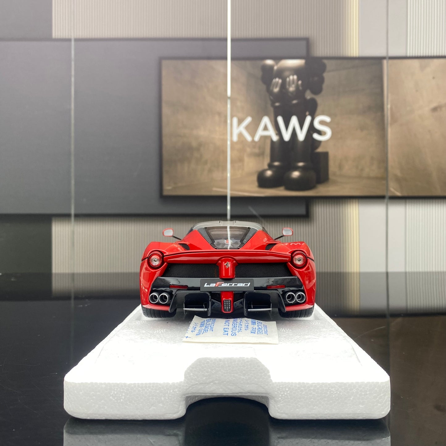 BBR 1/18 Ferrari LaFerrari Carbon Top Red Simulation Car Model Birthday Gift Ornaments