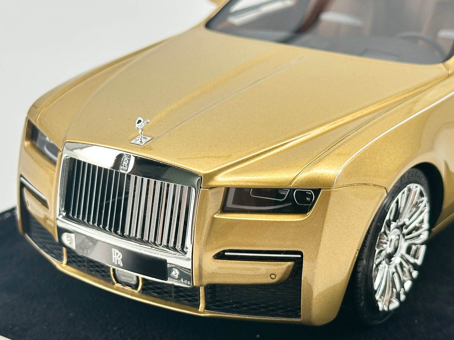 HH Model 1/18 Rolls-Royce Ghost Gold Limited Edition Simulation Car Model