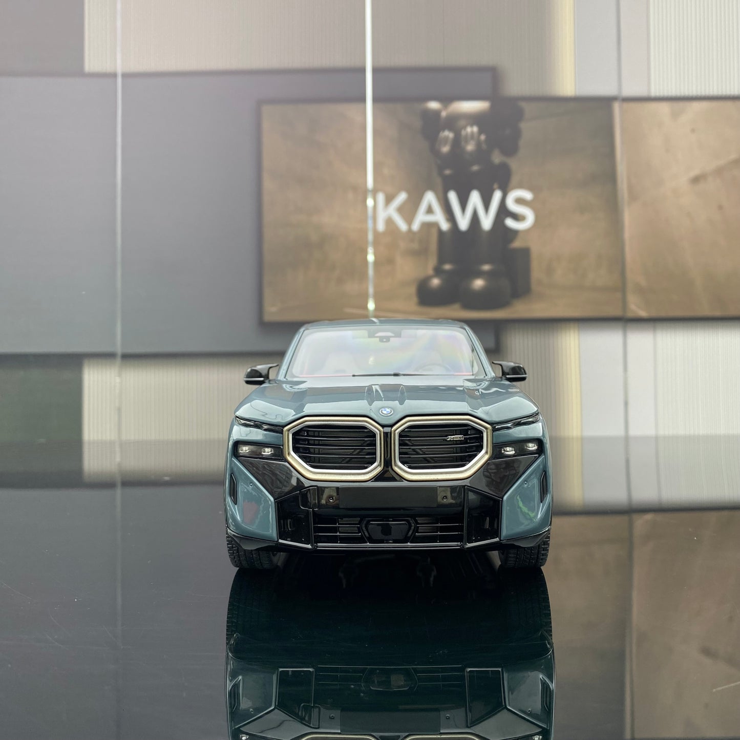 MINICHAMPS 1/18 BMW XM new energy electric vehicle alloy full-open simulation car model ornaments