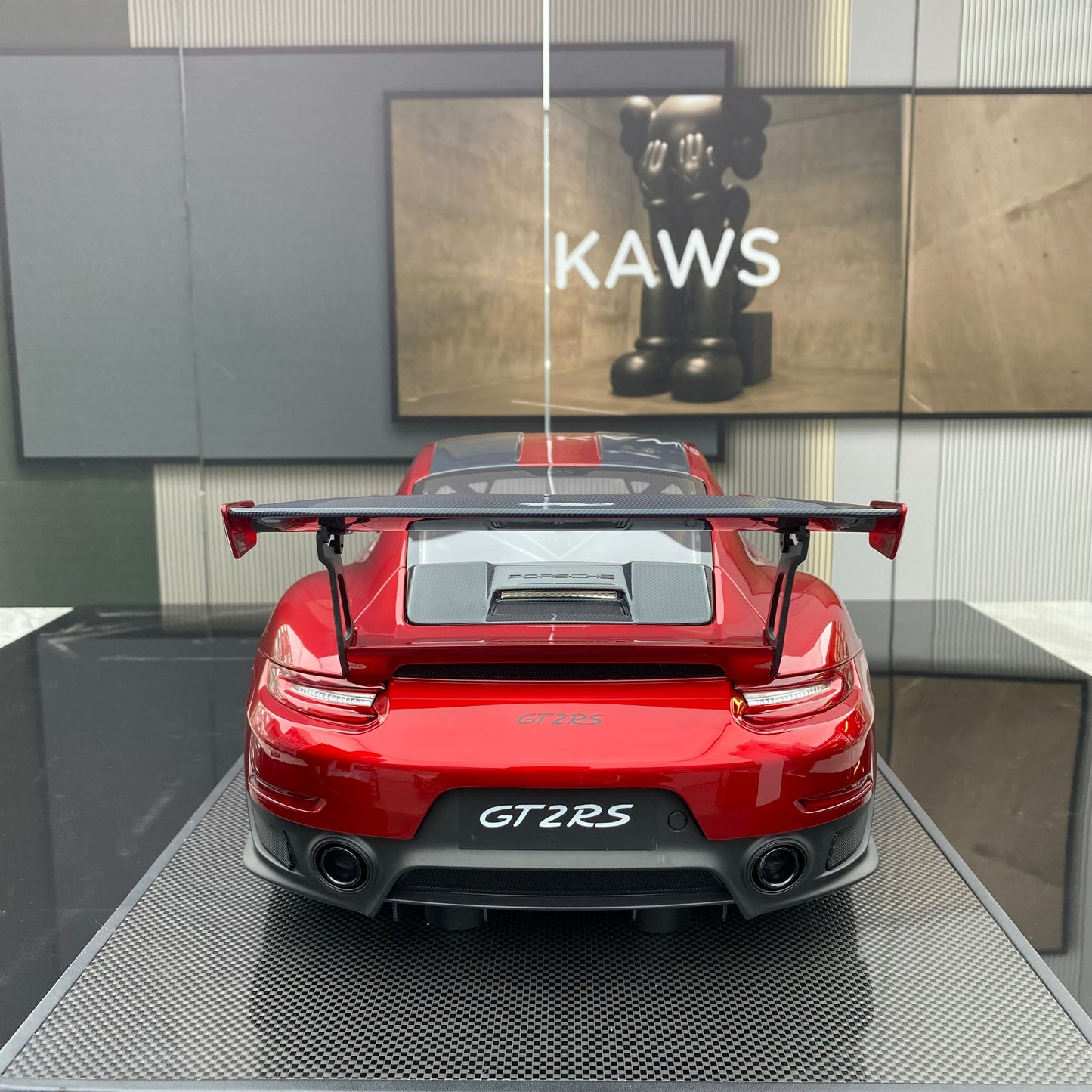 DM 1/8 Porsche 911 GT2RS trendy collectible ornaments simulation car model