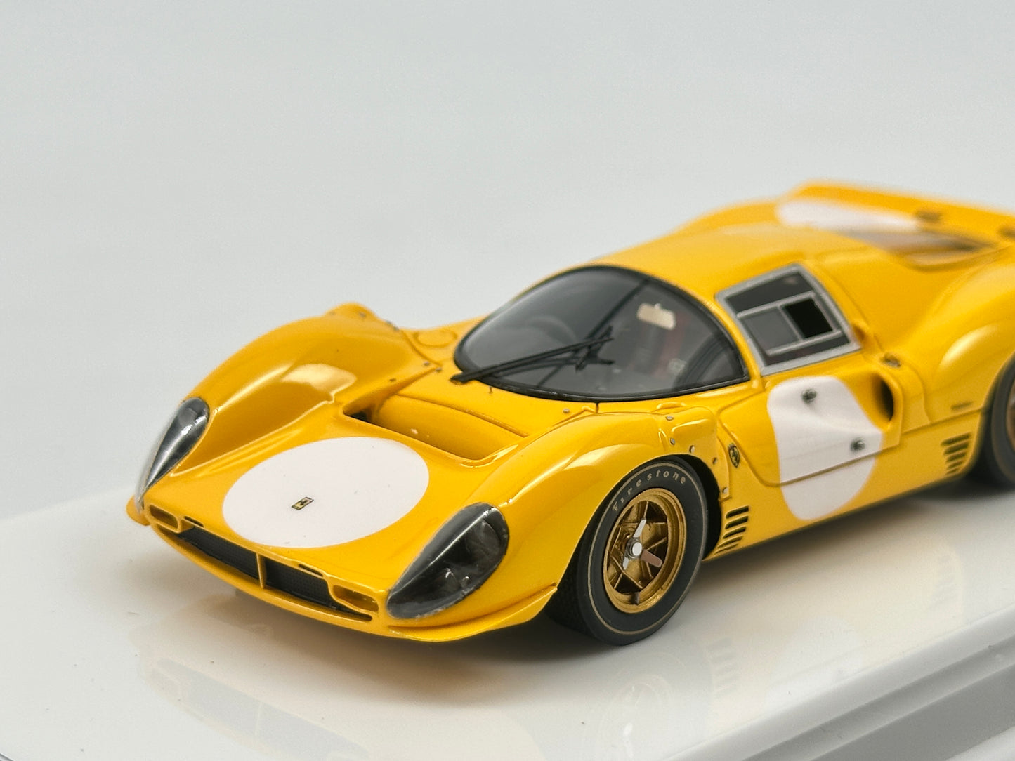 DMH 1/43 Ferrari 330 P4 Limited Edition Simulation Model Car