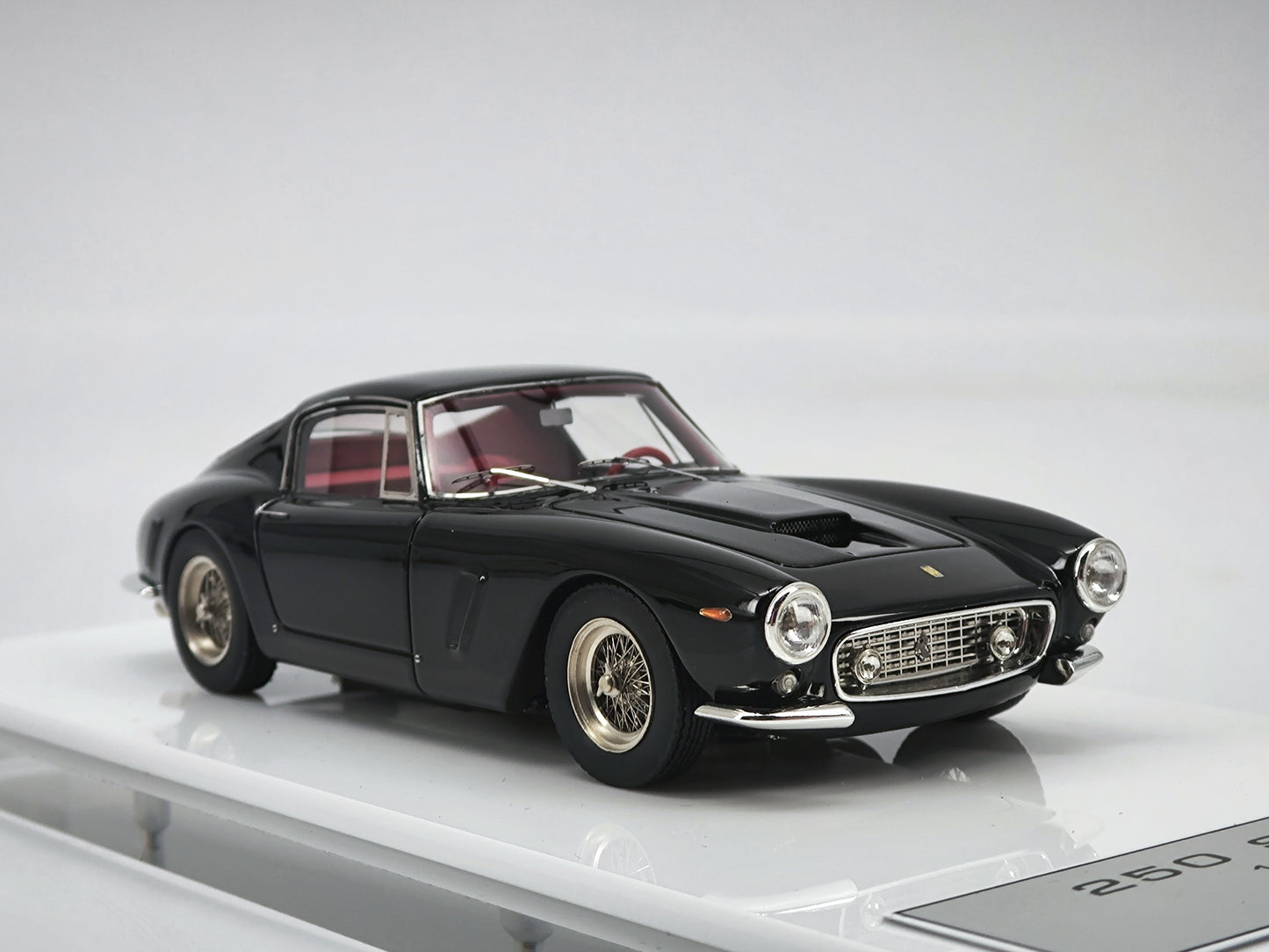 DMH 1/43 Ferrari 250SWB 1969 Simulation Car Model Ornaments
