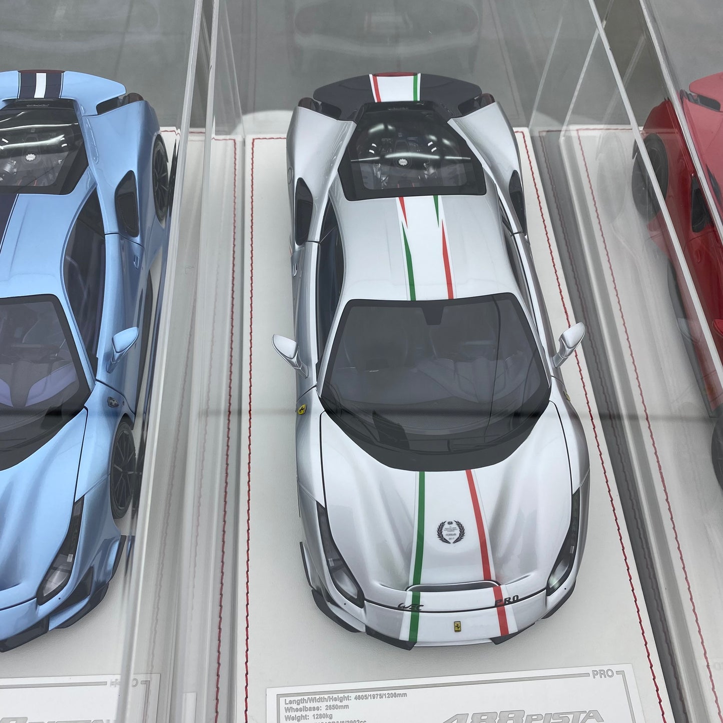 DM 1/18 Ferrari 488 pista resin fully opened simulation car model ornament gift