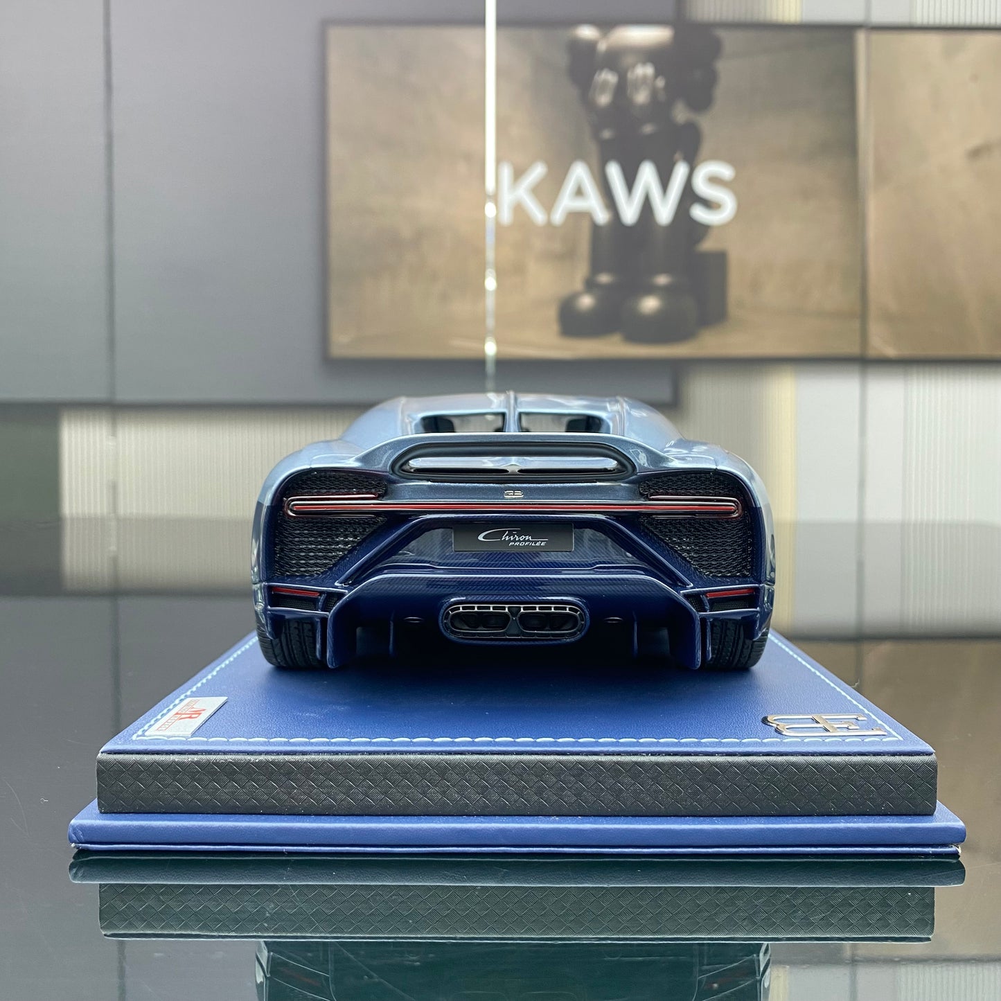 MR 1/18 Bugatti Chiron Profilee Atlantic Blue Limited Edition Car Model Ornament