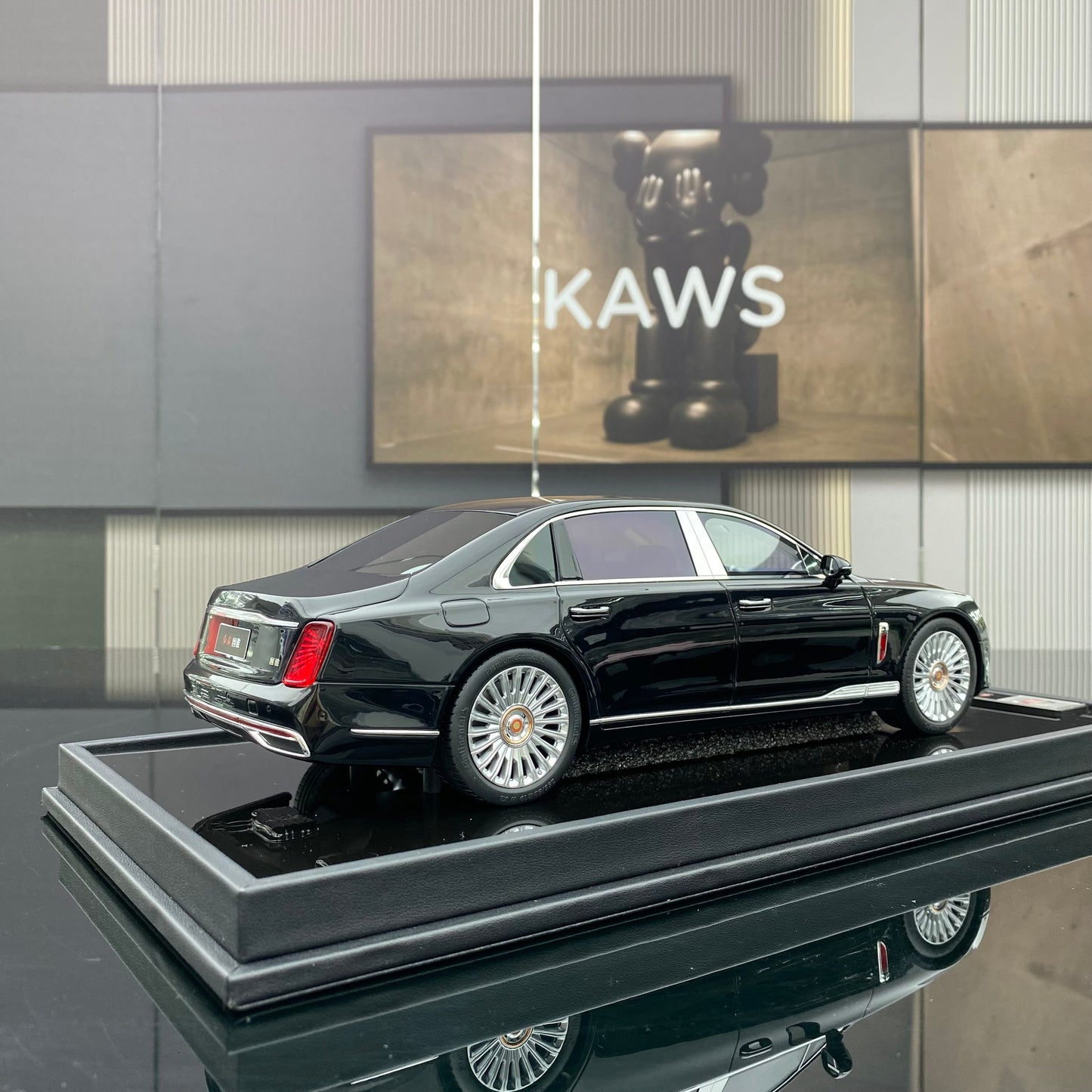 MOTORHELIX 1/18 Hongqi Guoya model limited edition simulation resin car model collection