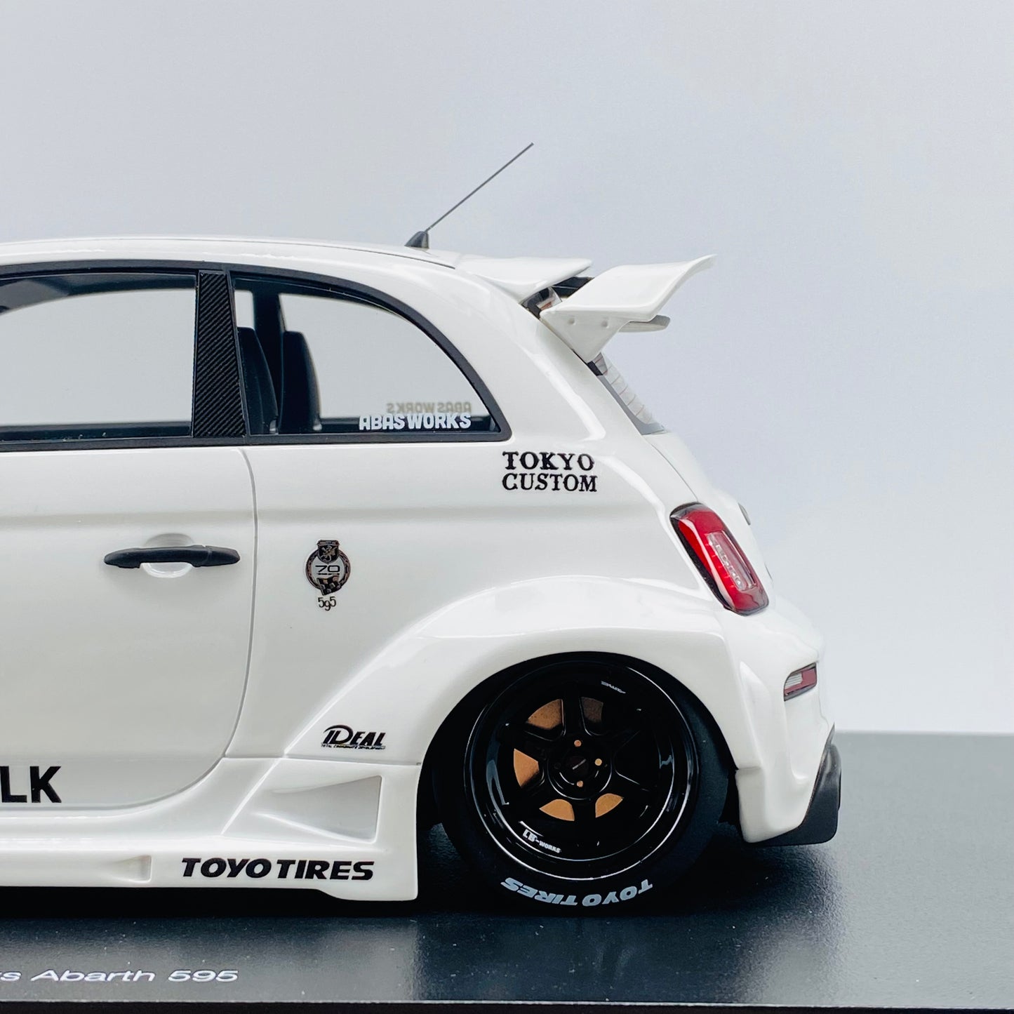 Topspeed 1/18 Abarth 595 LBWK simulation car model