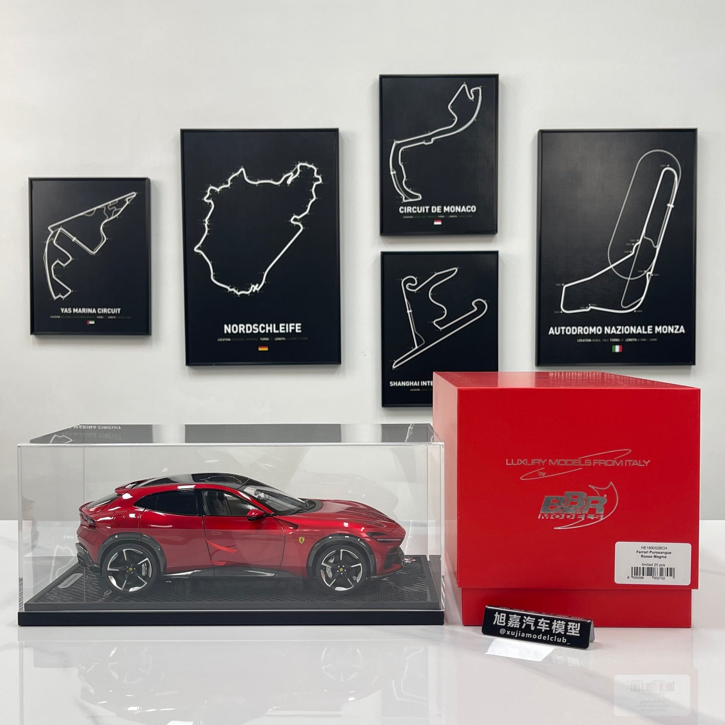 BBR 1/18 Ferrari Pursangue, black top, carbon fiber base metallic red HE180052BCH