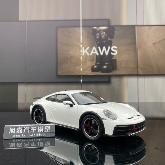 minichamps 1/18 Porsche 911 DAKAR BLUE WITH ROOF RACK alloy car model