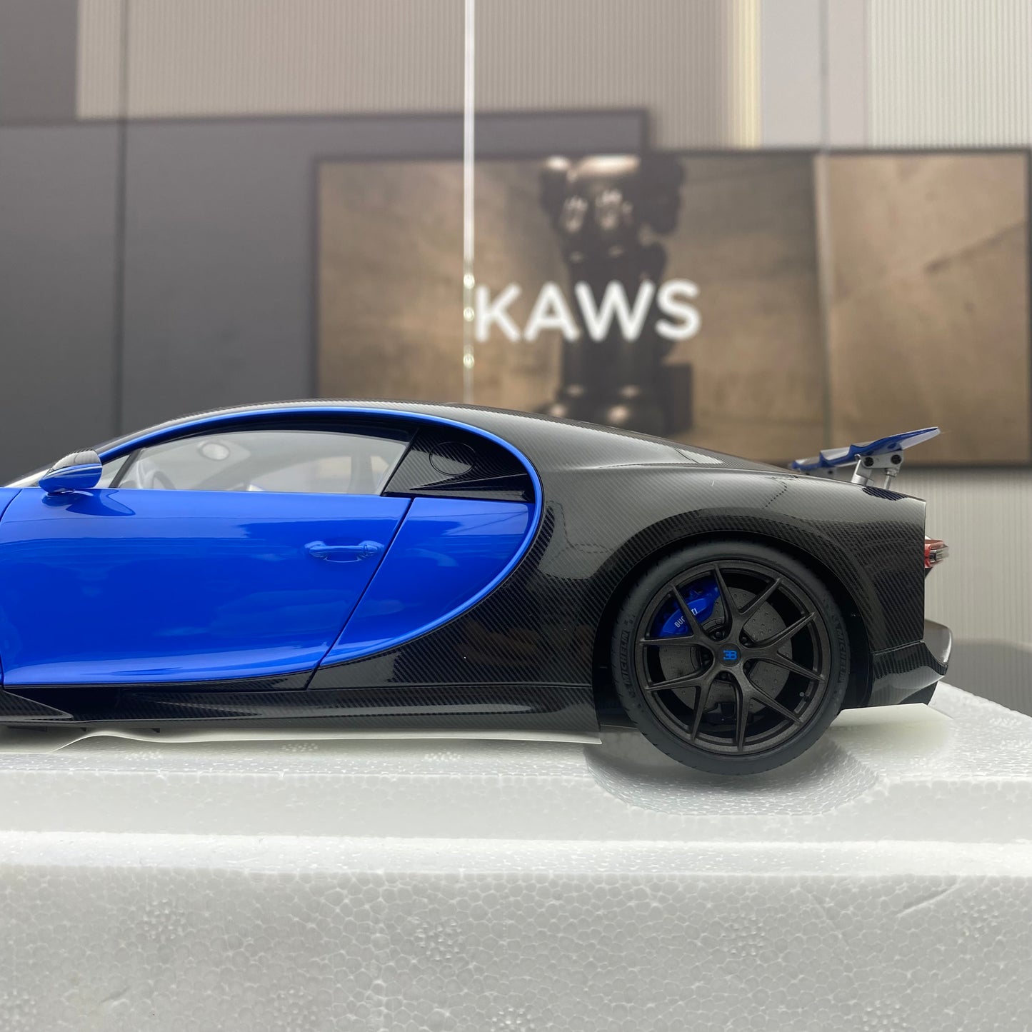 AUTO Art 1/18 Bugatti CHIRON SPORT 2019 Blue Simulation Car Model Ornaments