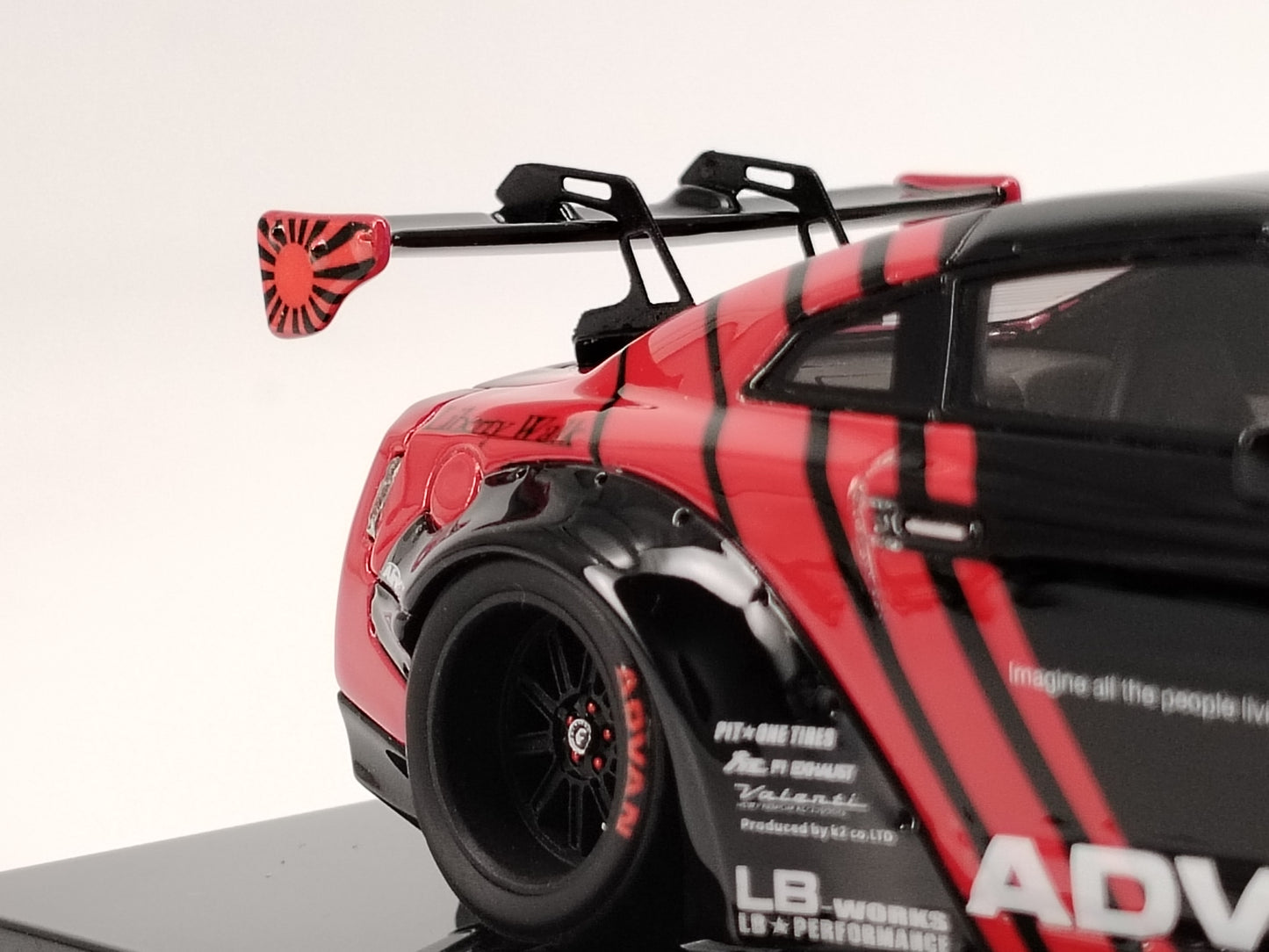 One Model 1/43 Nissan GTR R35 LBWK ADVAN Car Model