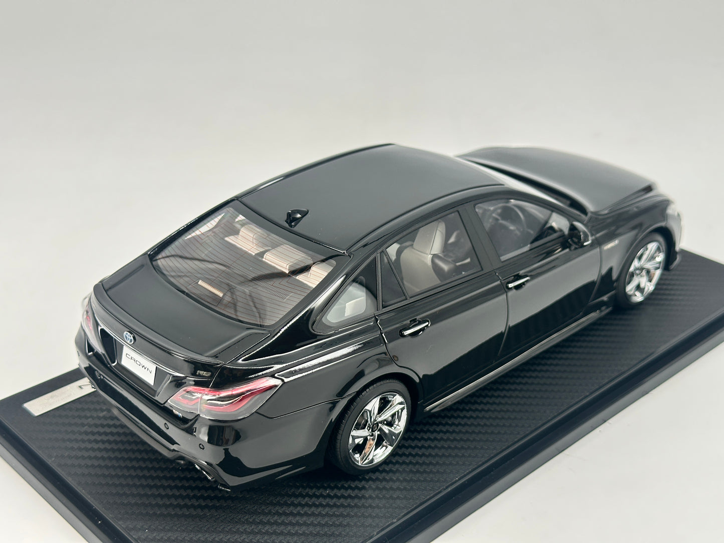 Ignition Model 1/18 Toyota Crown Black Resin Model Car
