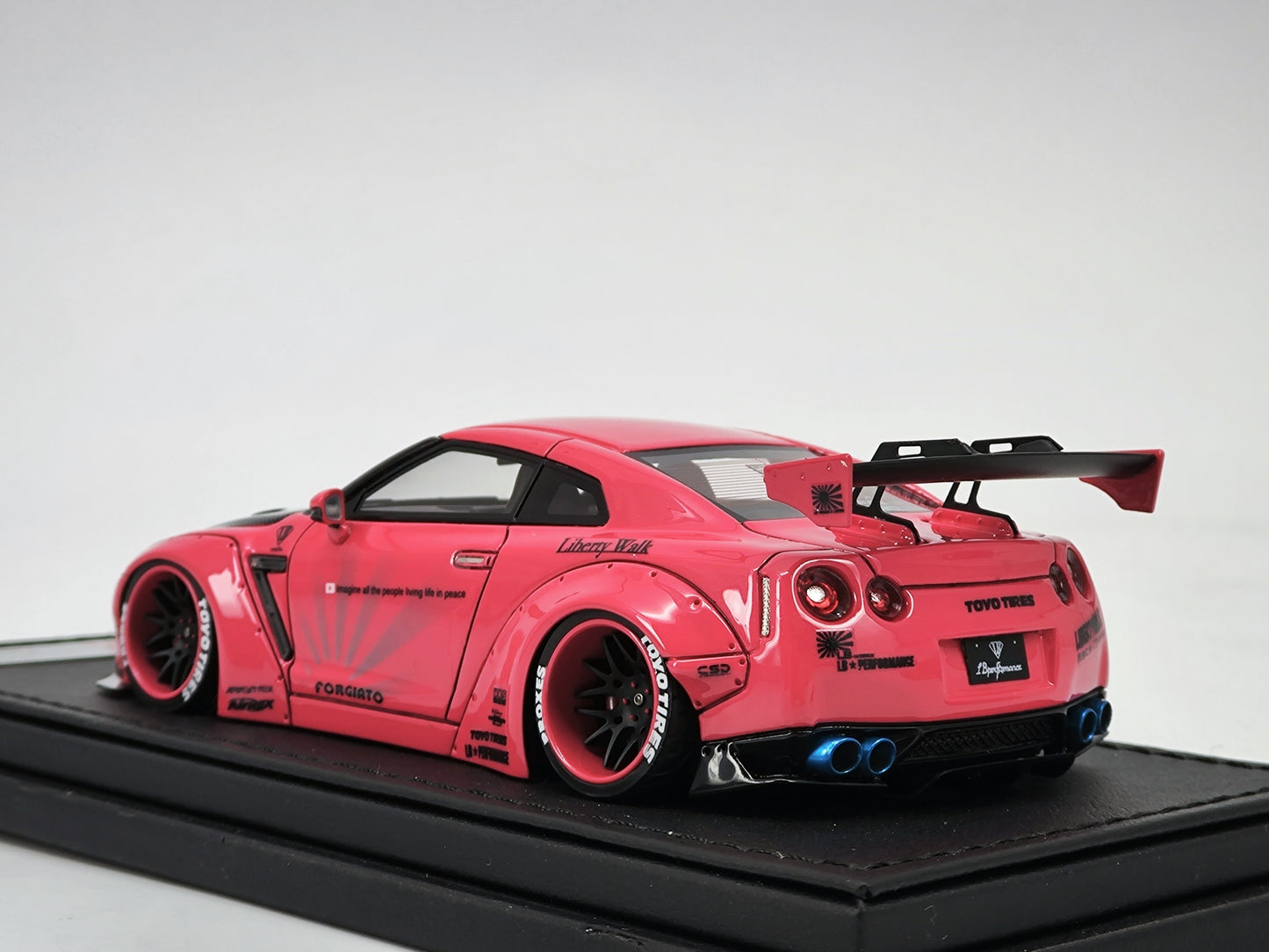 IG 1/43 Nissan GTR R35 LBWK wide body black warrior simulation car model ornaments