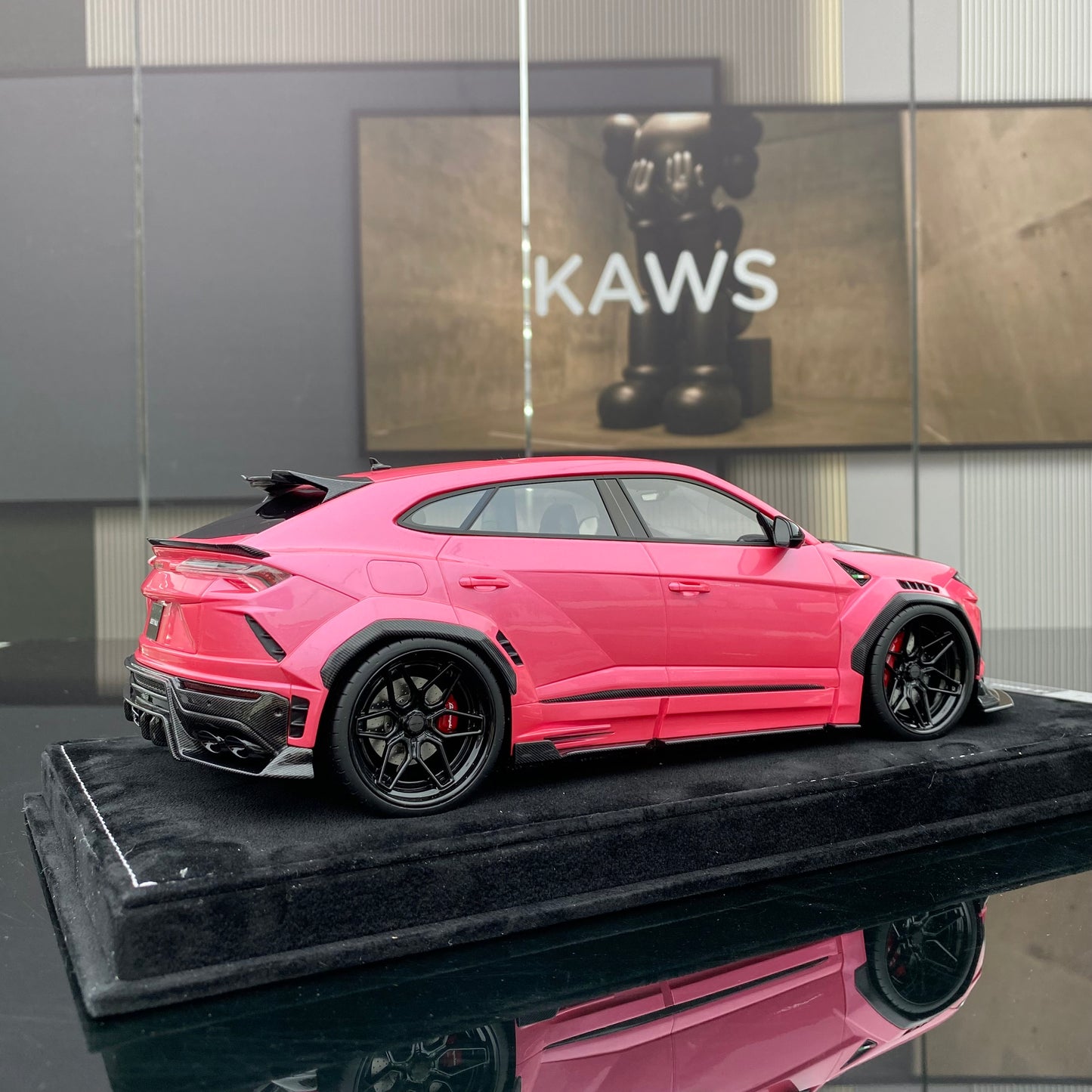IVY 1/18 Lamborghini URUS modified car model ornament collection