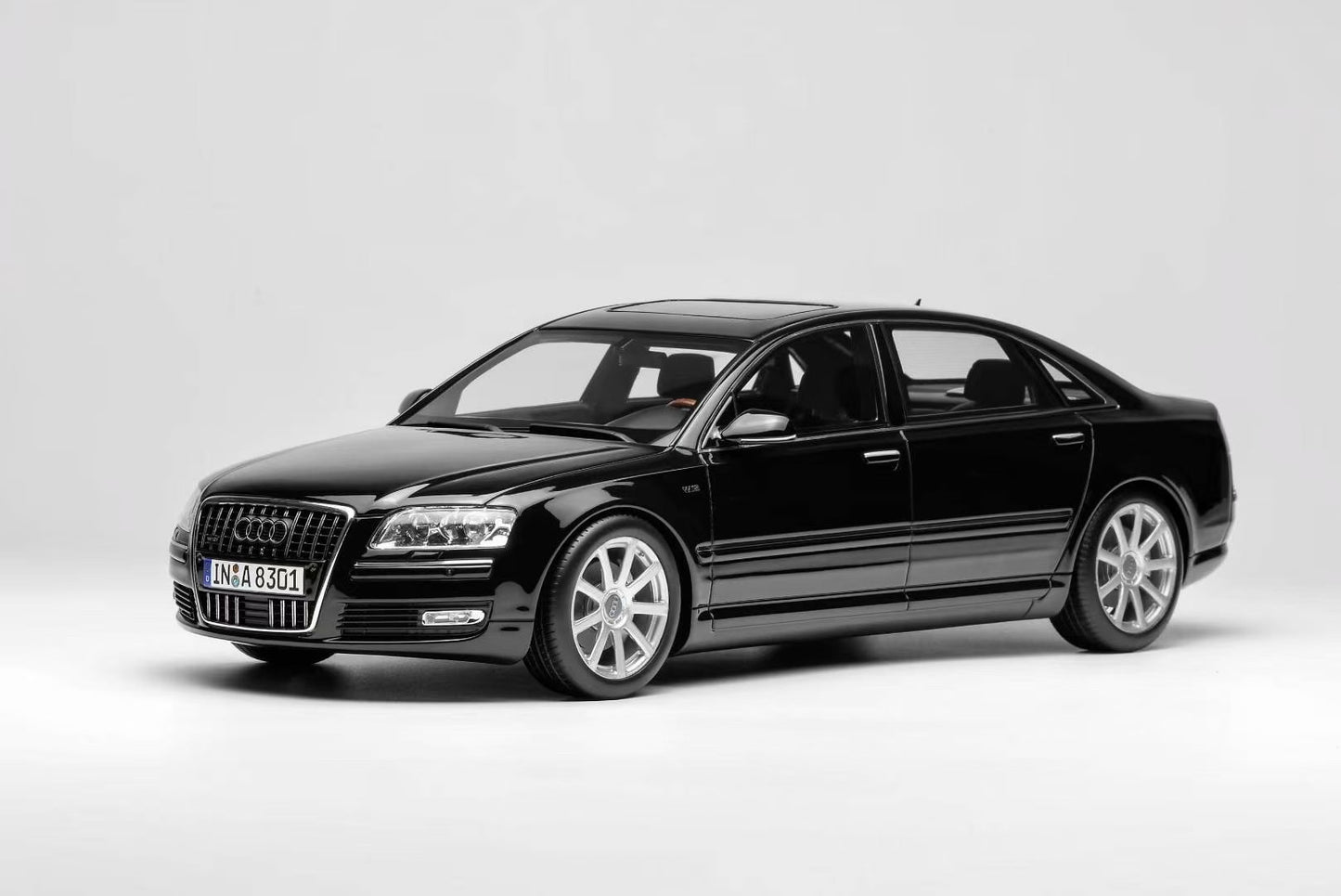 MOTORHELIX 1/18 Audi A8 W12 2008 Resin Car Model