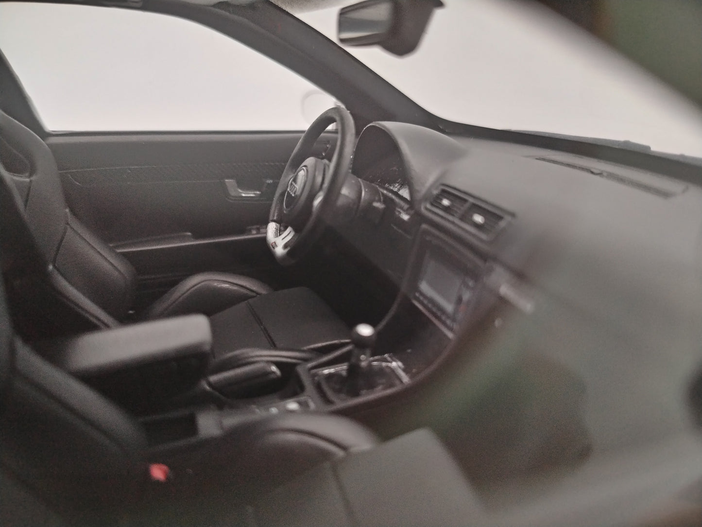 OTTO 1/18 Audi RS4 B7 4.2 Red Simulation Car Model