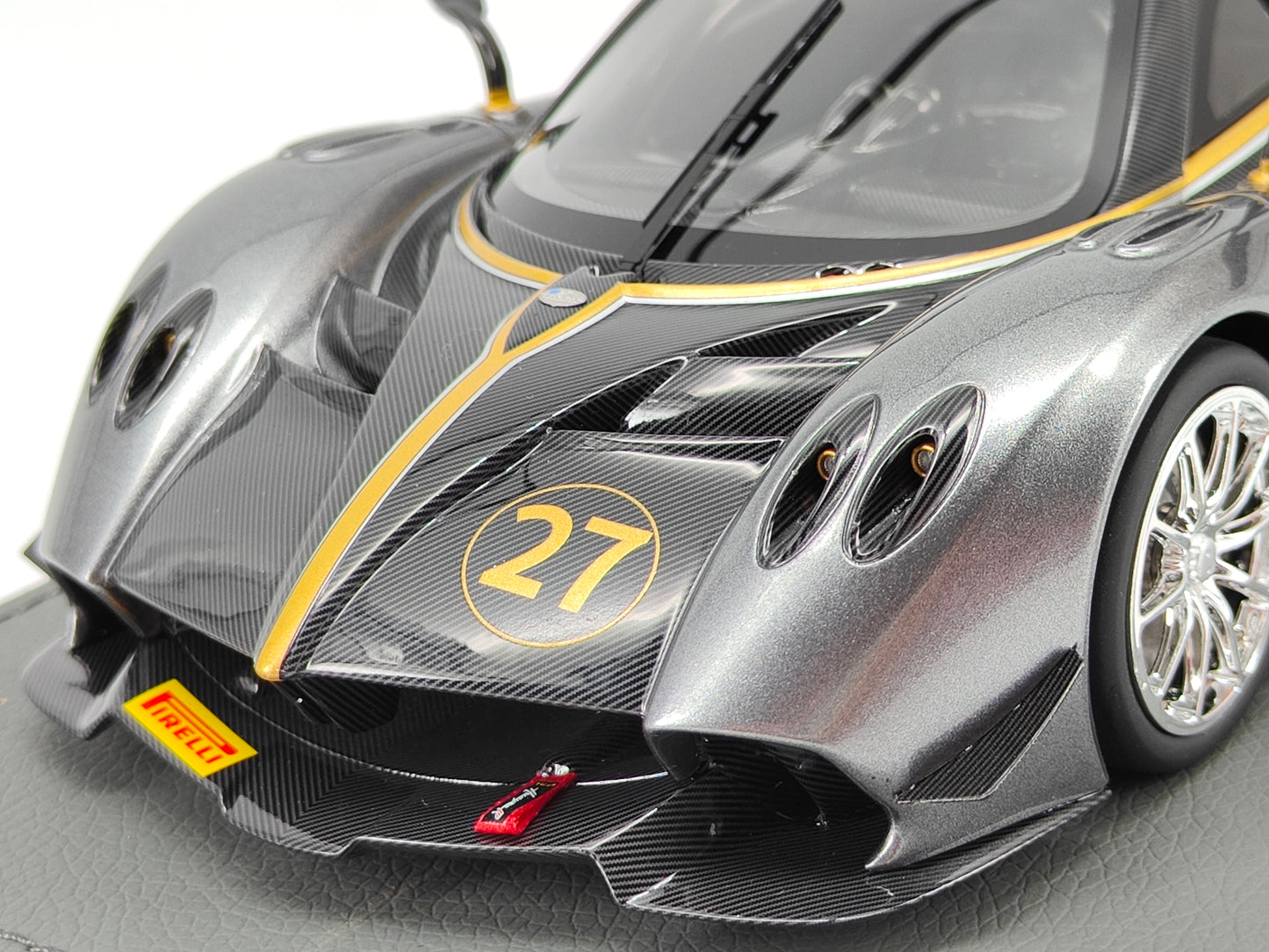 BBR 1/18 Pagani HUAYRA R #27 Metallic Gray Simulation Car Model