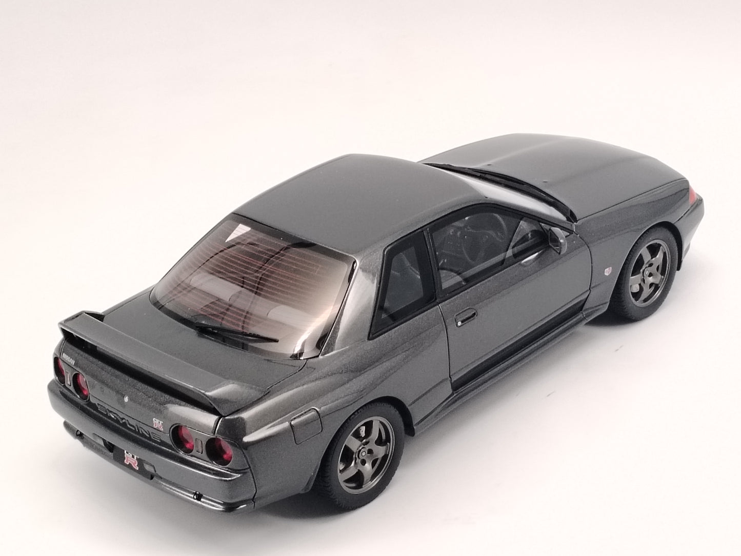OTTO 1/18 Nissan Skyline GT-R BNR32 Grey Simulation Car Model Ornaments