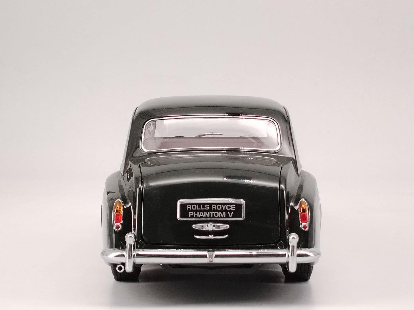 Paragon 1/18 Rolls-Royce Phantom 5th Generation Alloy Car Model Ornaments Birthday Gift