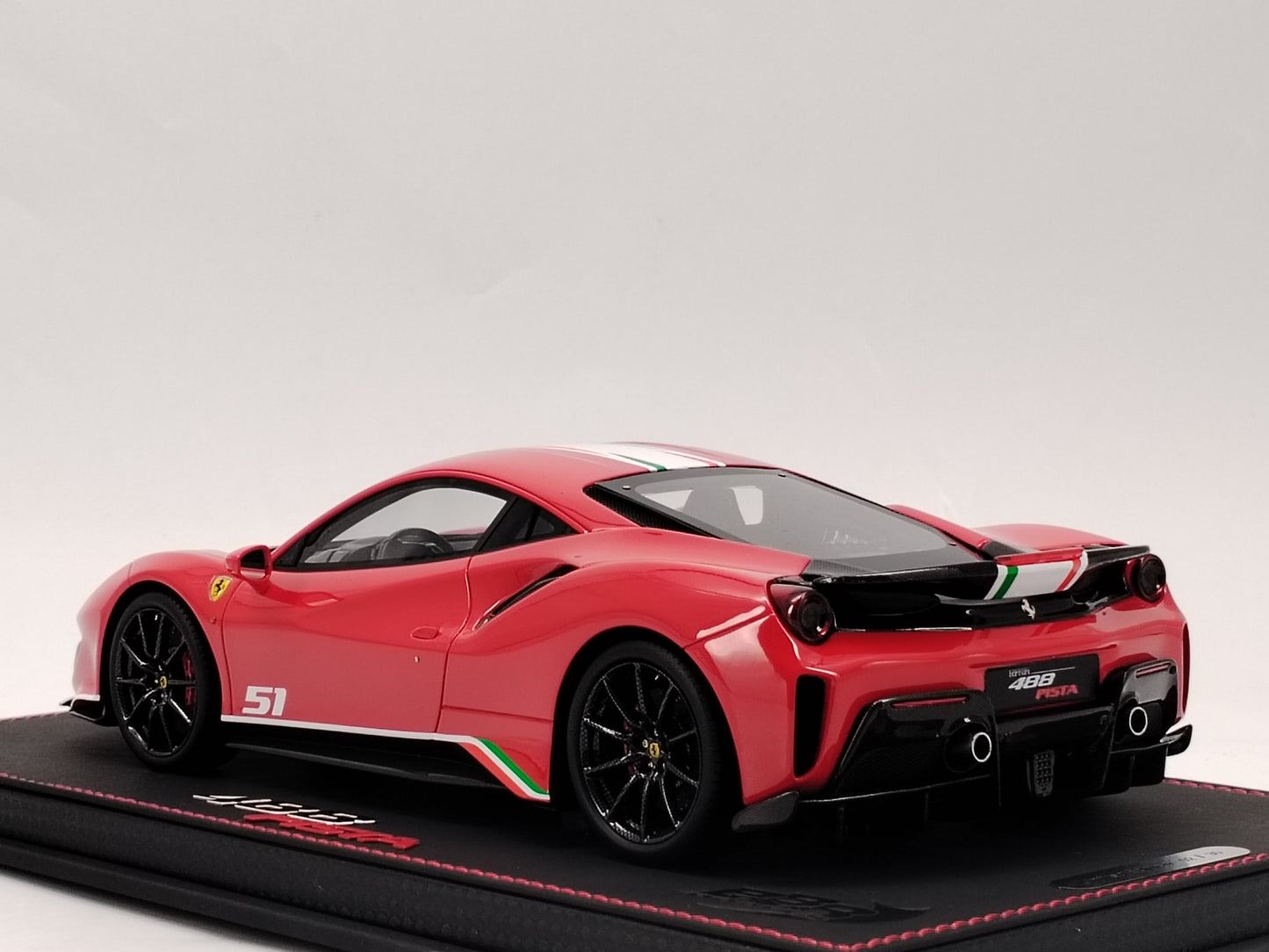 BBR 1/18 Ferrari 488 Pista Piloti 51# Standard Red Simulation Car Model
