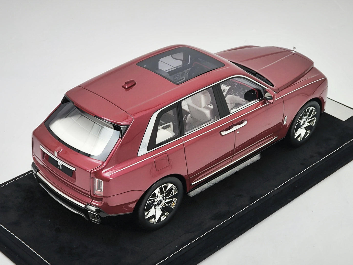 HH 1/18 Rolls-Royce Cullinan Red Simulated Car Model