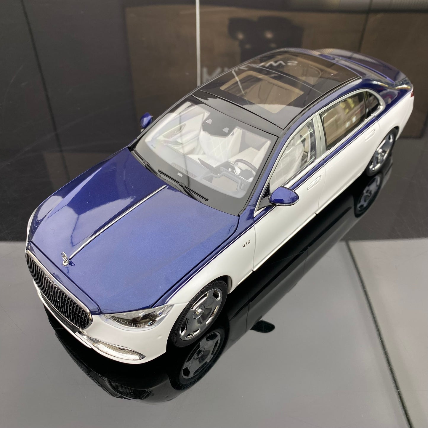 Adornos de aleación de coche Mercedes-Benz Maybach S680 nuevo Clase S a escala 1:18 casi reales