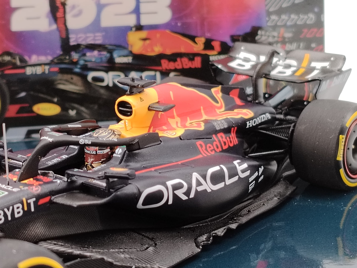 MINICHAMPS 1/43 Oracle RED BULL RACING RB19 Double Car Set Red Bull Model Car