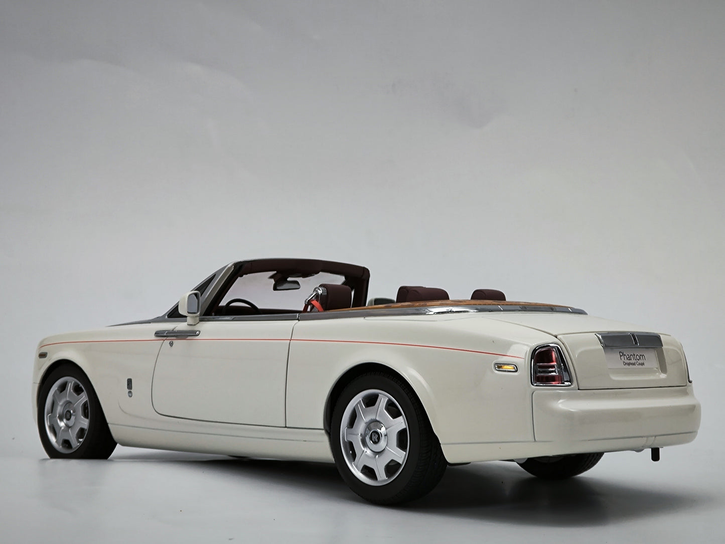 Kyosho 1/18 Rolls-Royce Phantom Drophead Coupe white alloy car model