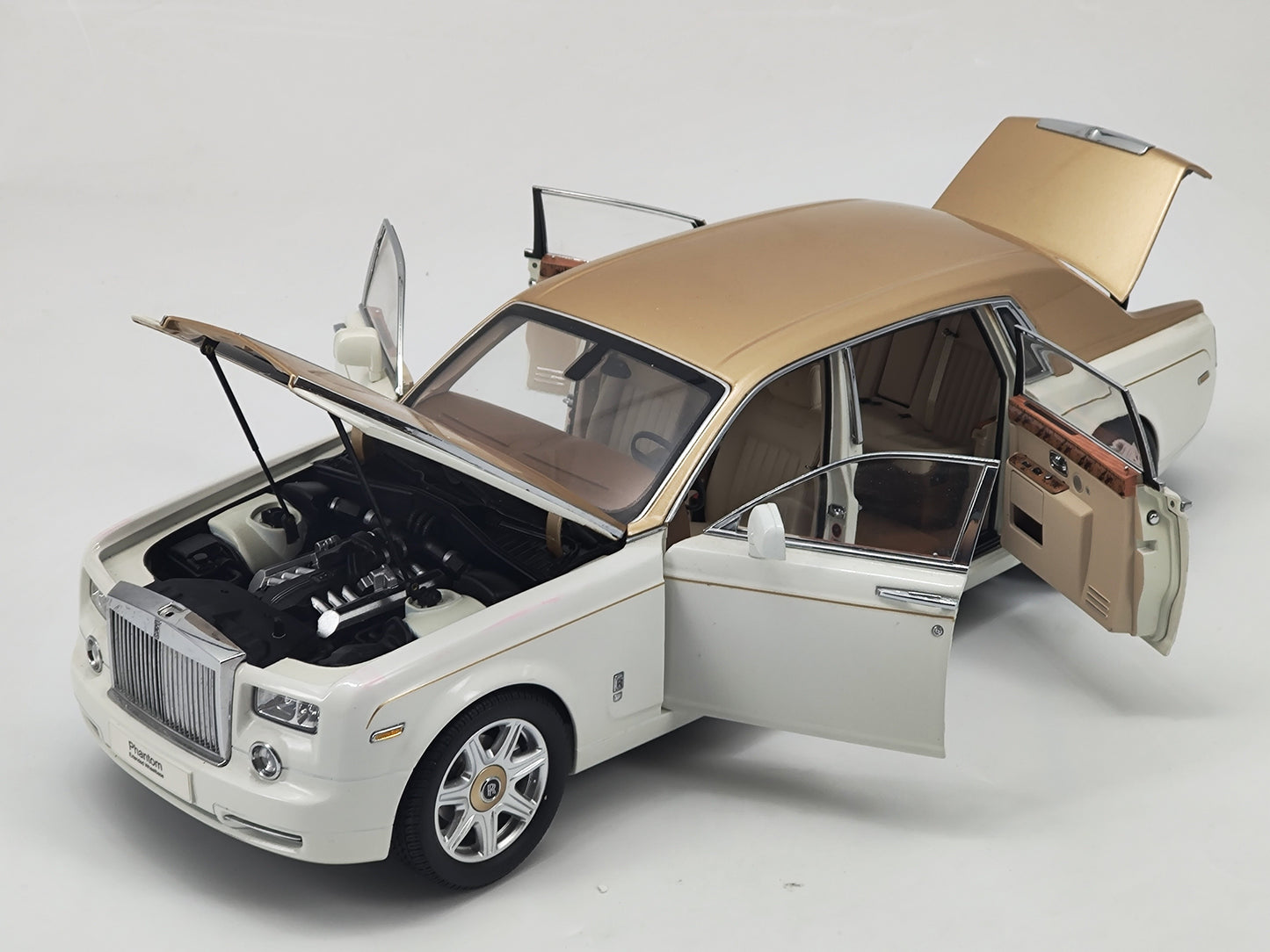 Kyosho 1/18 Rolls-Royce Phantom Peninsula Green Alloy Model Car