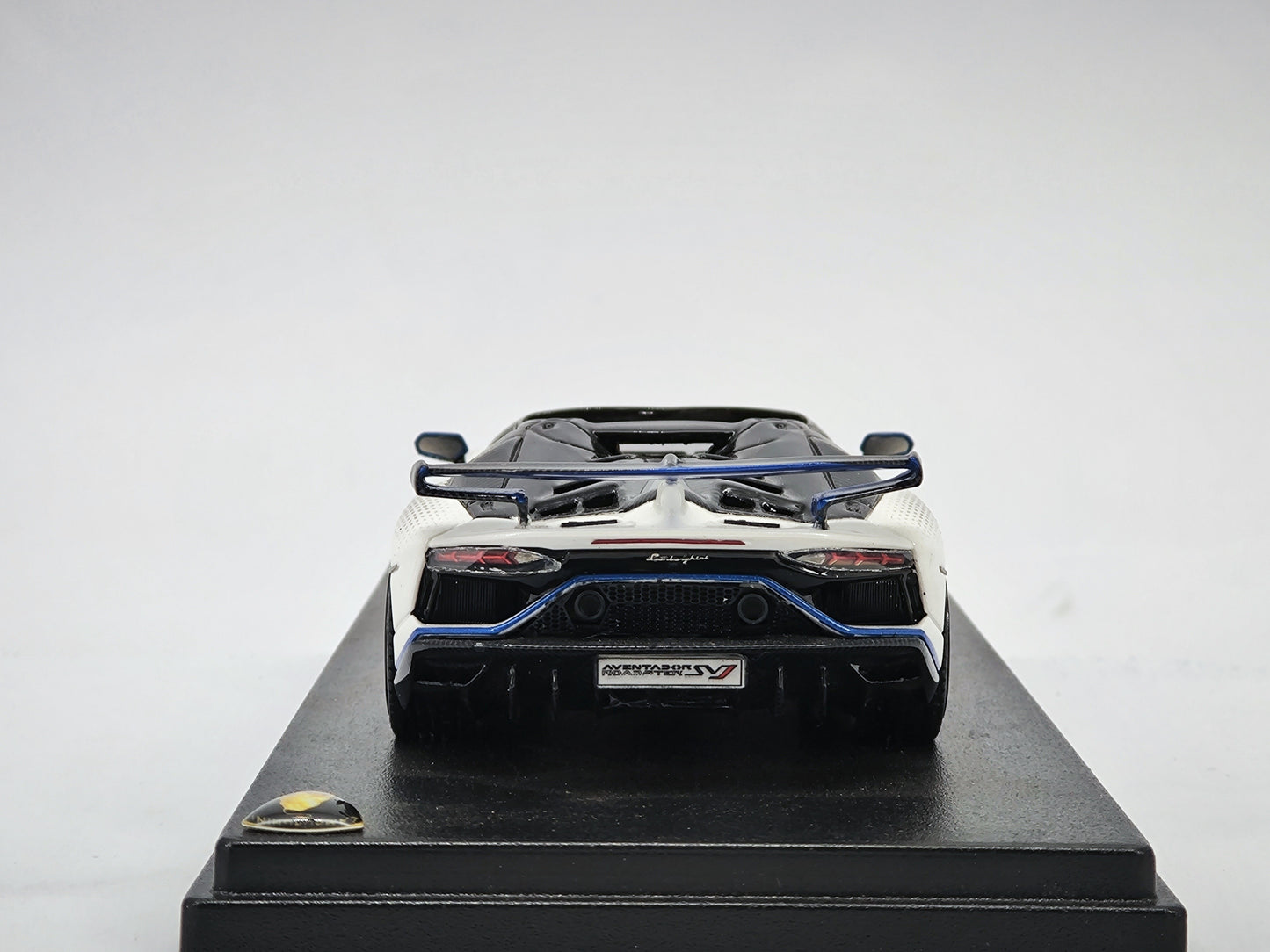 Looksmart 1/43 Lamborghini SVJ Convertible Simulated Car Model