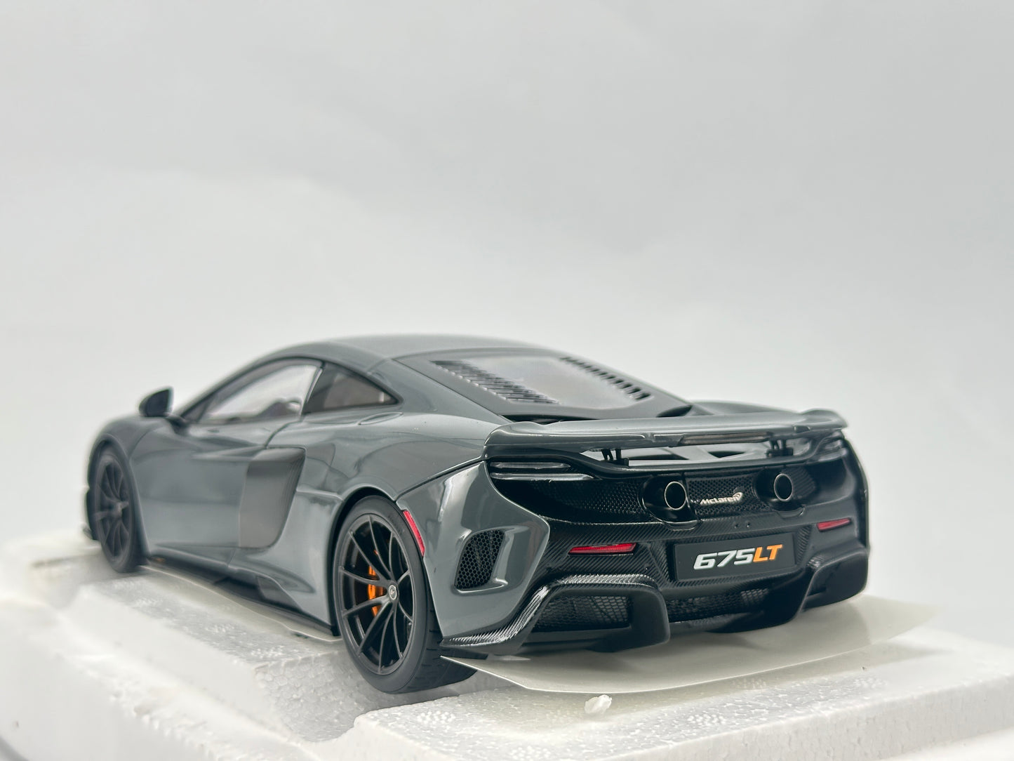 Auto Art 1/18 McLaren 675LT Grey Simulation Model Car