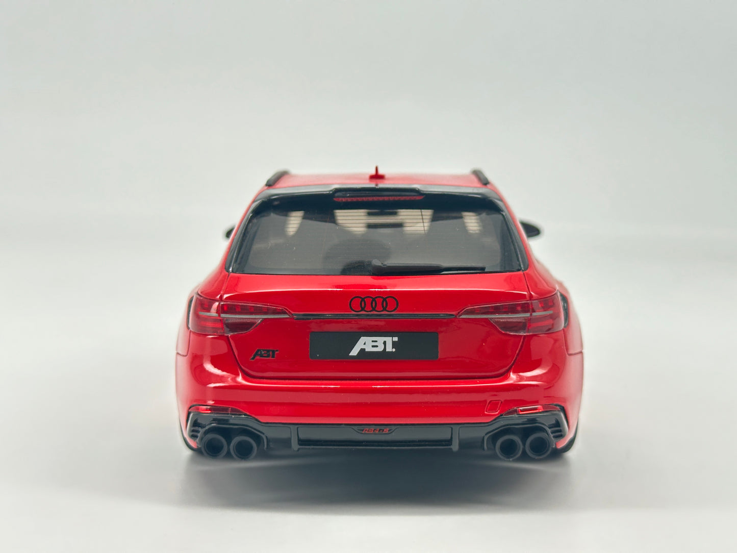 GT Spirit 1/18 Audi ABT RS4 Red Simulation Car Model Ornaments