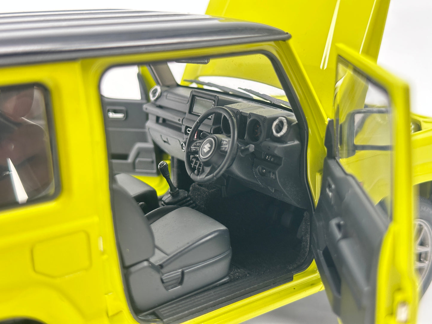 AUTO Art 1/18 Suzuki Jimny 78501 Green Simulation Model Car