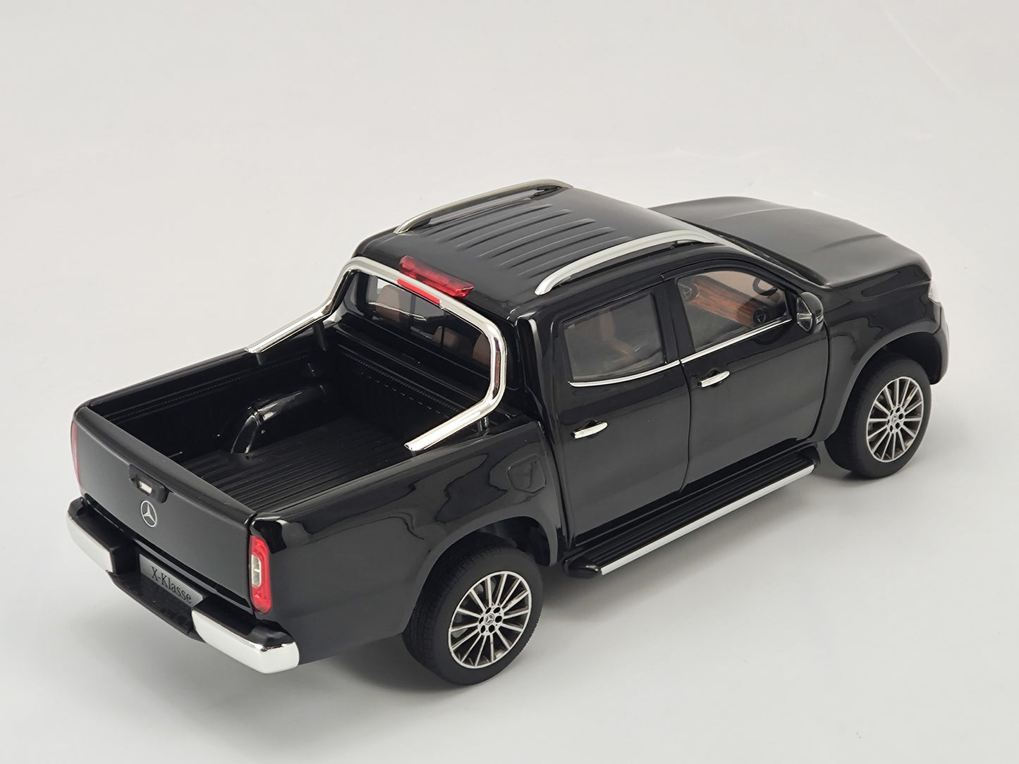 ZP 1/18 Mercedes-Benz X-Class black alloy simulation model car BENZ021-1