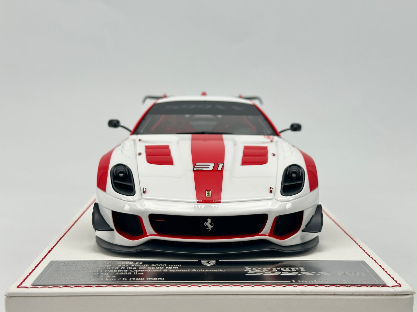 DG 1/18 Ferrari 599XX EVO #31 White and Red Livery Scale Model Car