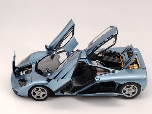 LCD 1/18 McLaren F1 Ice Blue Alloy Car Model