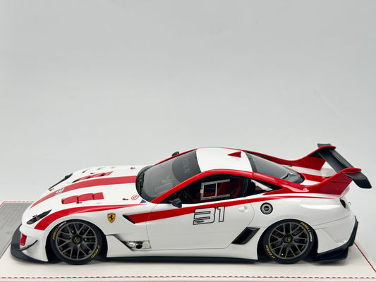 DG 1/18 Ferrari 599XX EVO #31 White and Red Livery Scale Model Car