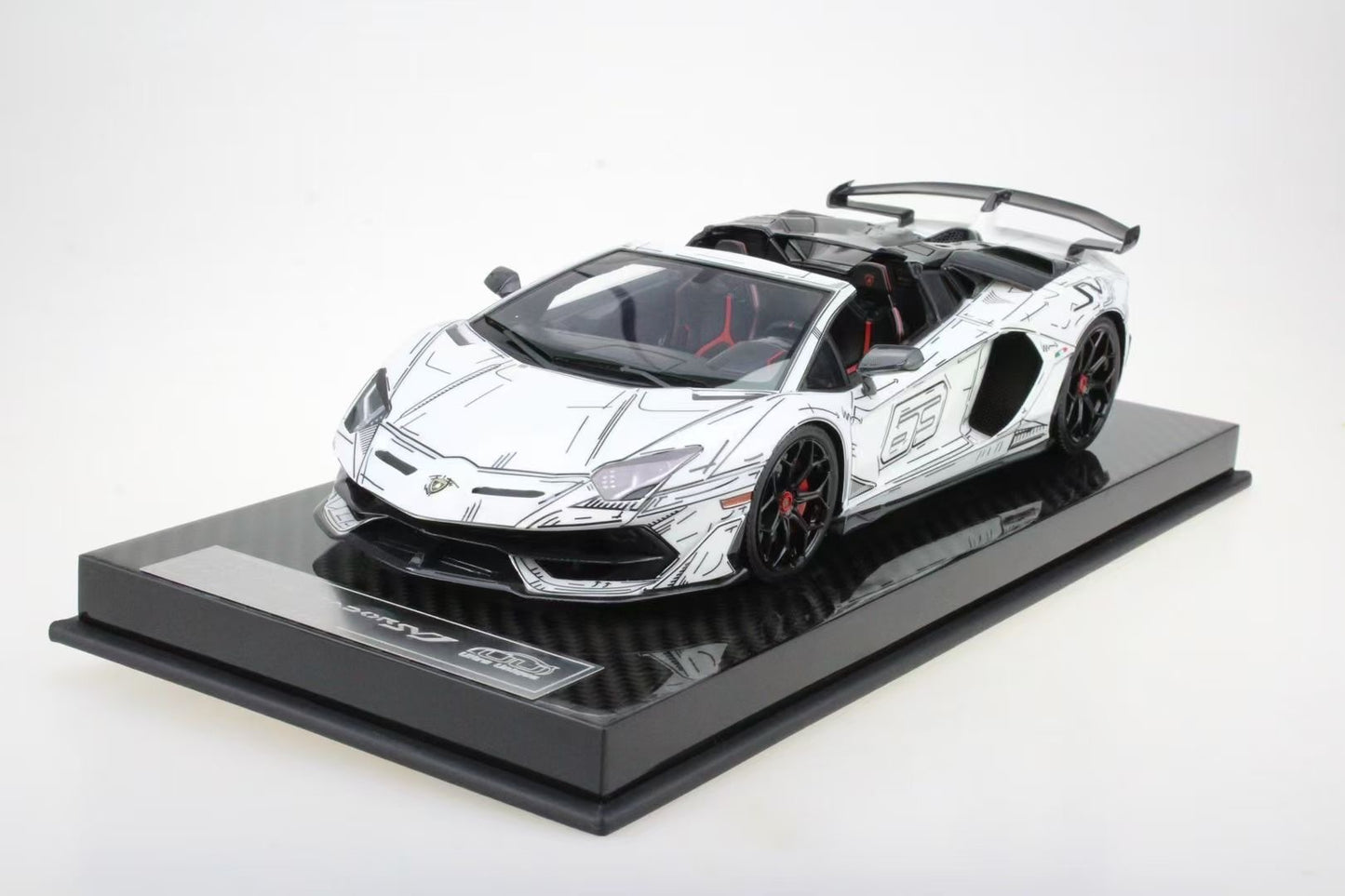 RUNNER 1/18 Lamborghini SVJ Limited Edition Simulation Model Car