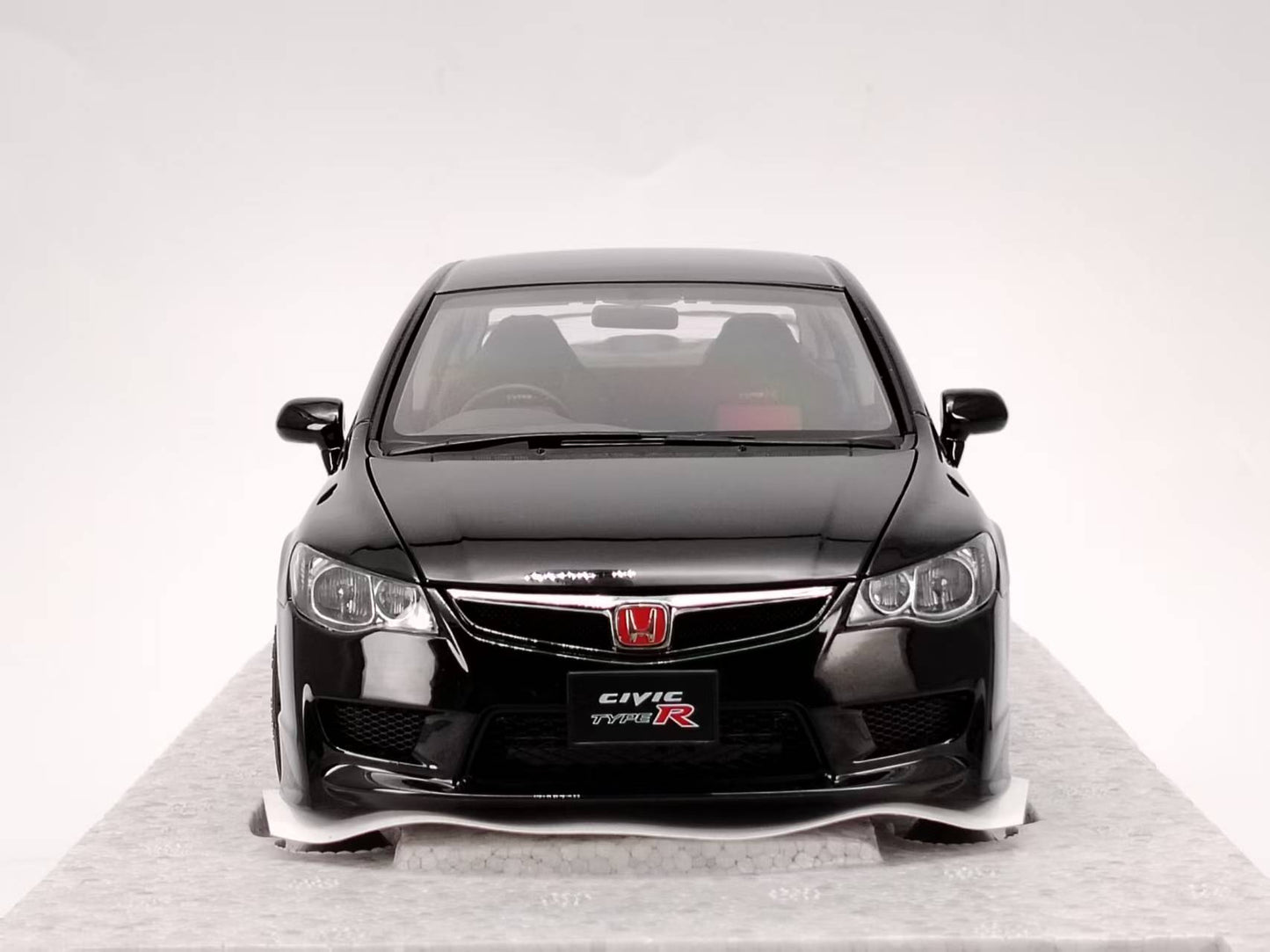 MOTORHELIX 1/18 Honda Civic Type R (FD2) 2007 Late Version Crystal Metallic Black Alloy Car Model