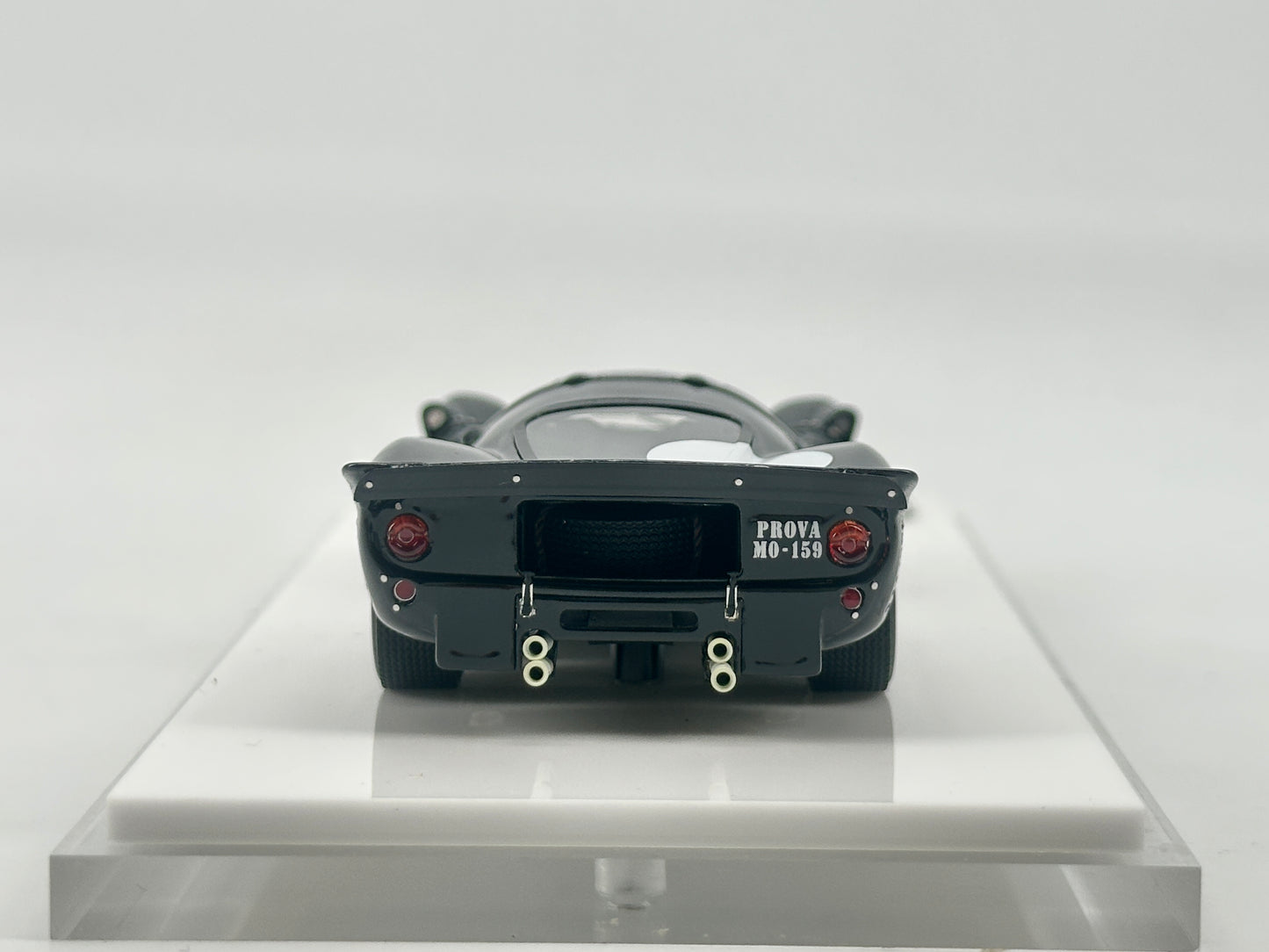 DMH 1/43 Ferrari 330 P4 Limited Edition Simulation Model Car