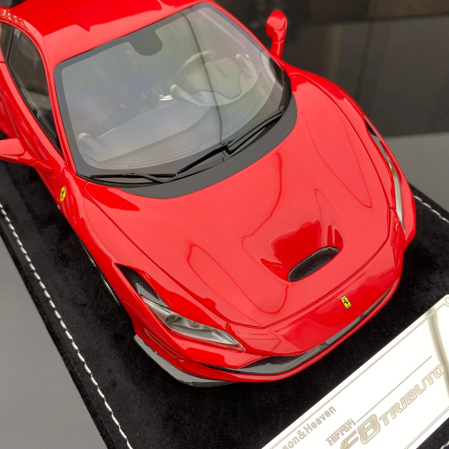 Adorno de coche Ferrari F8 Standard Red de edición limitada, modelo HH 1/18