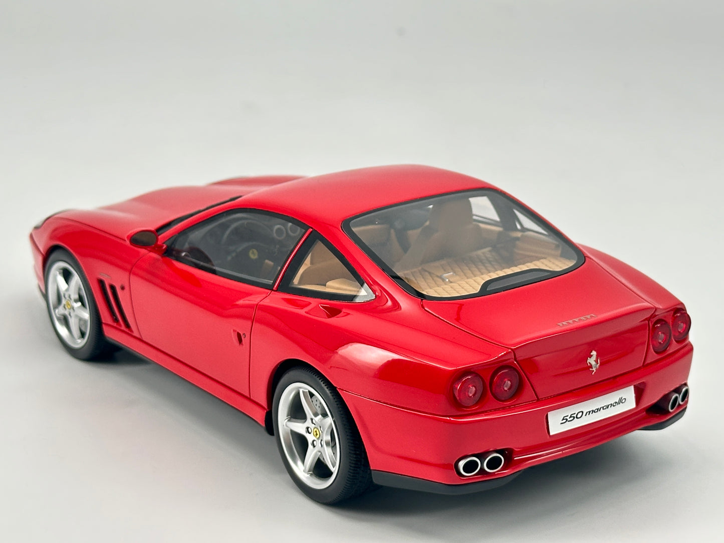 GT Spirit 1/18 Ferrari F550 Maranello Gran Turismo Red Simulation Car Model