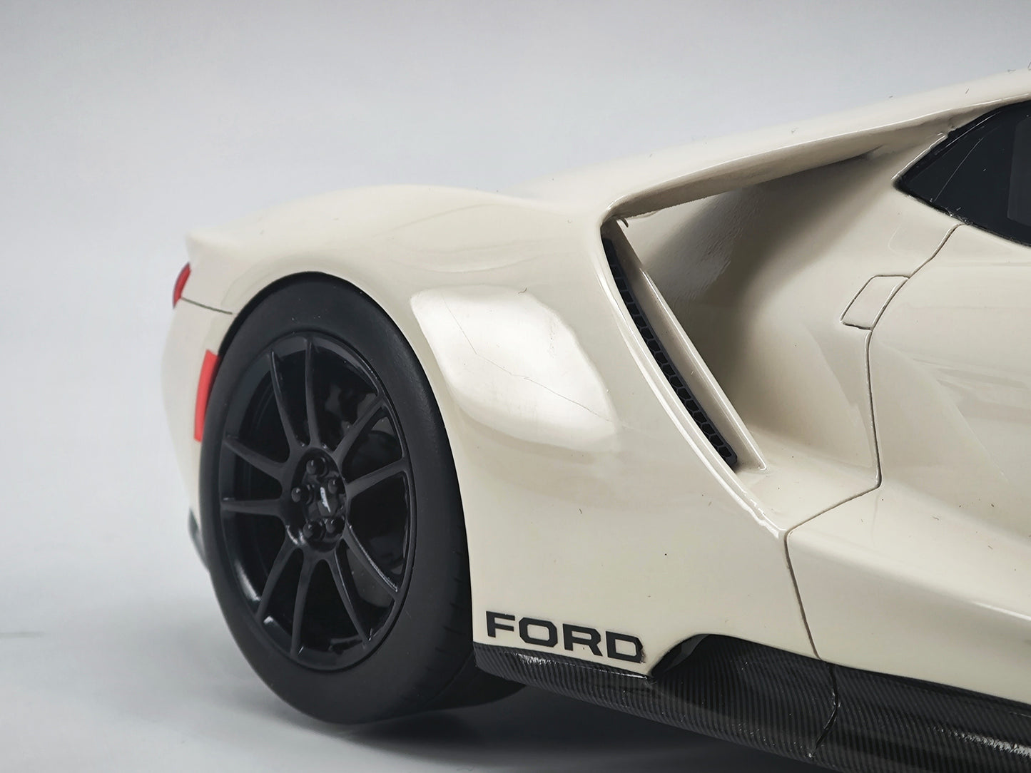 TOPSPEED 1/18 Ford GT Simulation Car Model