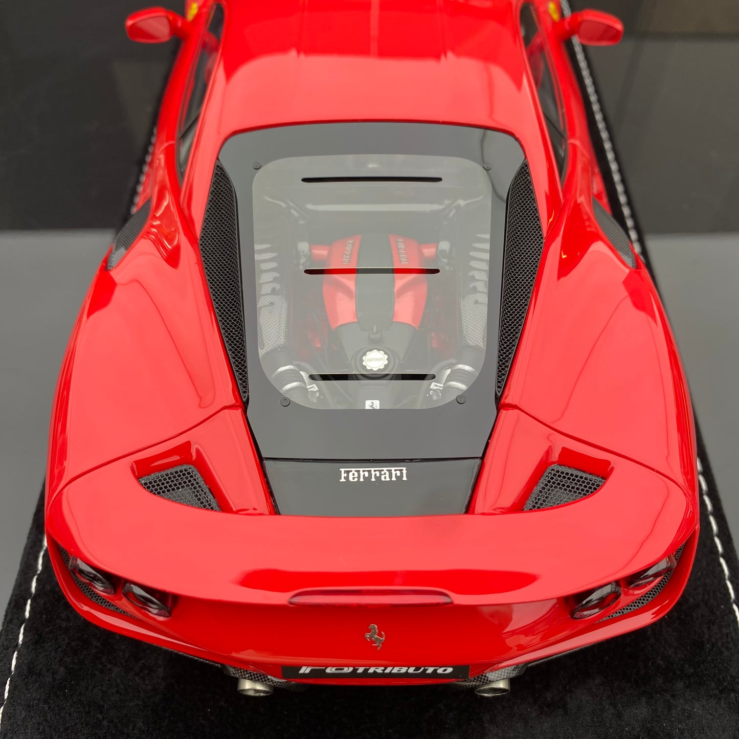 Adorno de coche Ferrari F8 Standard Red de edición limitada, modelo HH 1/18