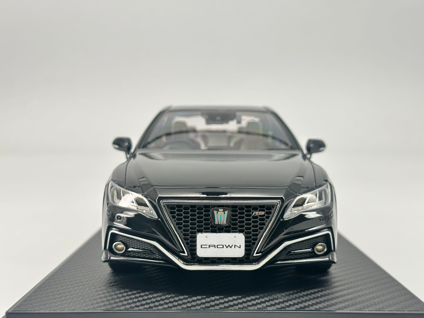 Ignition Model 1/18 Toyota Crown Black Resin Model Car