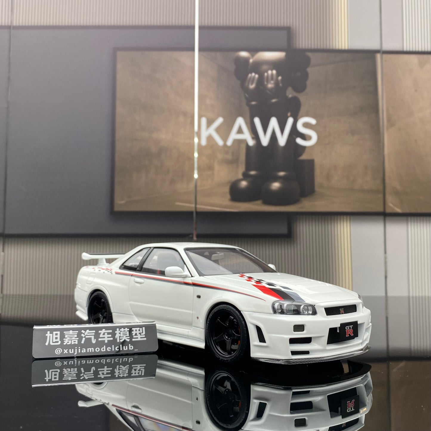 MOTORHELIX 1/18 NISMO SKYLINE GT-R (R34) NISMO CUSTOMIZED alloy full-open simulation car model