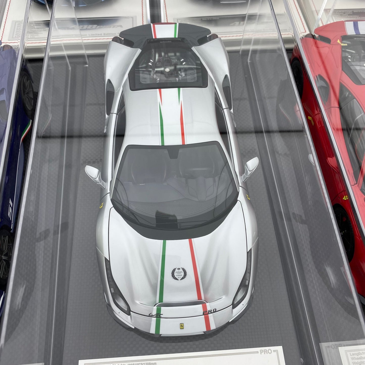 DM 1/18 Ferrari 488 pista resin fully opened simulation car model ornament gift