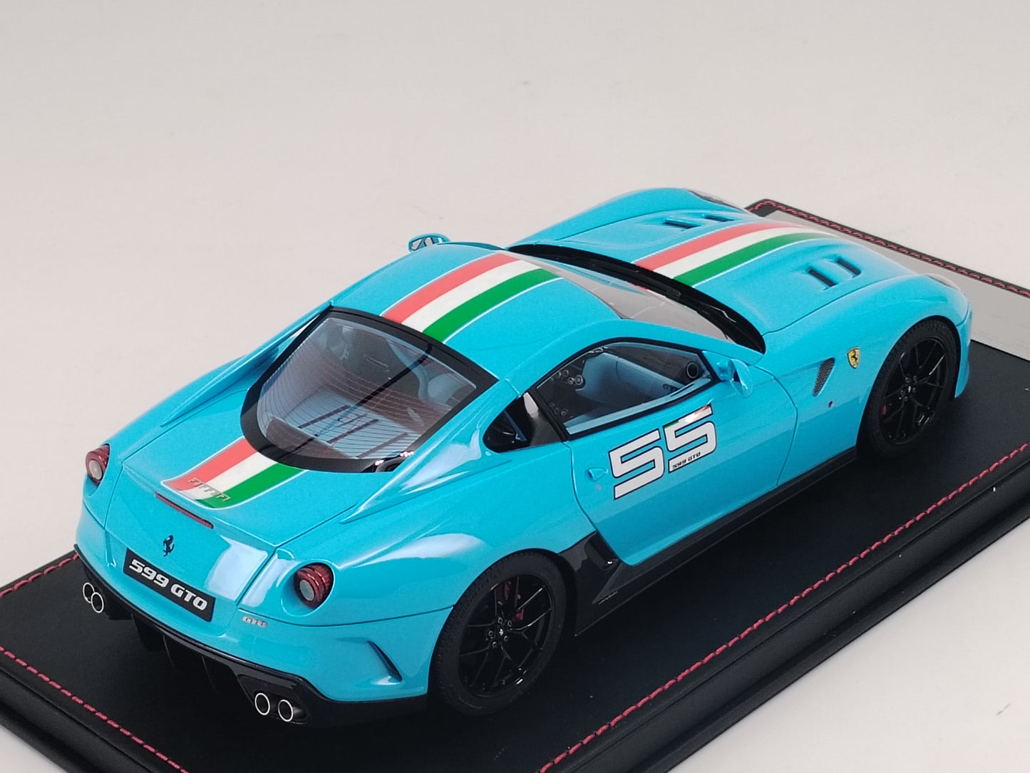 DINOMDOEL 1/18 Ferrari 599GTO Black Base Limited Edition Car Model Ornaments