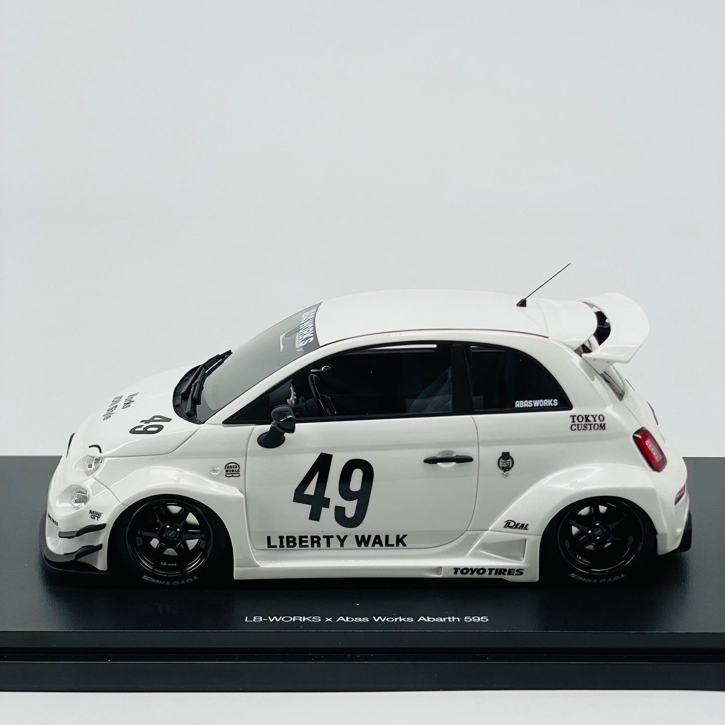 Topspeed 1/18 Abarth 595 LBWK simulation car model